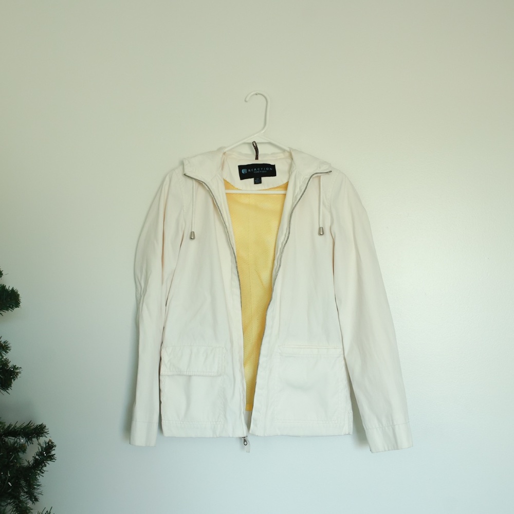 REACTION Kenneth Cole White Jacket
